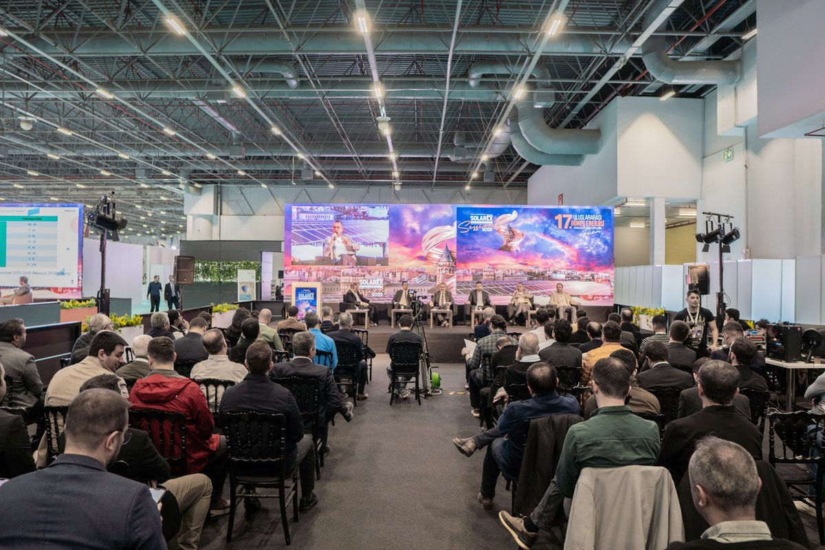 inavitascom's tweet photo. 🎯Solarex kapsamında düzenlenen "Enerji Depolama Sistem Uygulamaları" konulu oturumda konuşmacı olarak yer alan CEO'muz Erman Terciyanlı, enerji depolama sistemlerinde gelir modelleri hakkında görüşlerini paylaştı. #inavitaspulse #solarex2025 https://t.co/5zJM1BviZn
