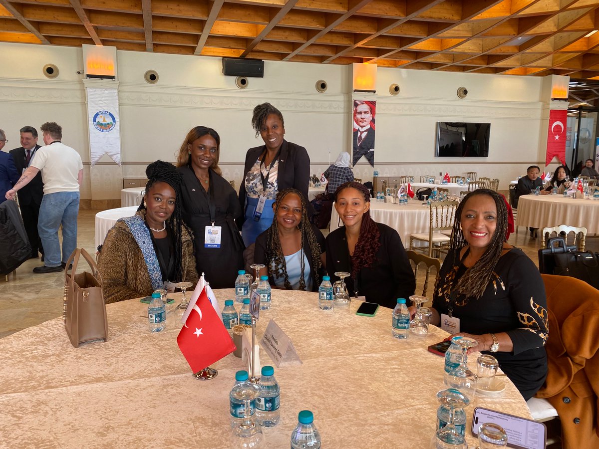 DGJuventudGE's tweet photo. Durante los últimos 4 días, una delegación de Guinea Ecuatorial, encabezada por la Directora General de Juventud, ha participado en la Cumbre Global sobre la Construcción de Futuros Sostenibles para Mujeres y Jóvenes, que ha tenido lugar en #Avcilar, Estambul(Turquía)
 🇬🇶🤝🏾🇹🇷 https://t.co/xn104a3dXE