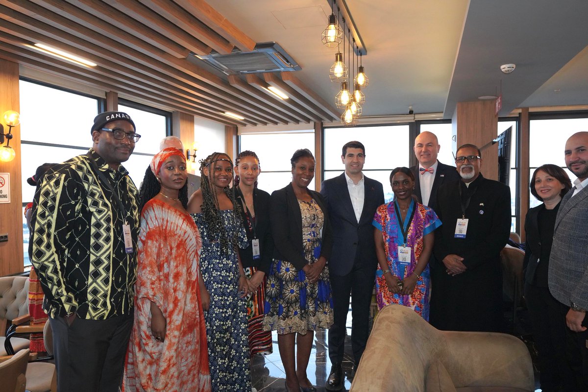 DGJuventudGE's tweet photo. Durante los últimos 4 días, una delegación de Guinea Ecuatorial, encabezada por la Directora General de Juventud, ha participado en la Cumbre Global sobre la Construcción de Futuros Sostenibles para Mujeres y Jóvenes, que ha tenido lugar en #Avcilar, Estambul(Turquía)
 🇬🇶🤝🏾🇹🇷 https://t.co/xn104a3dXE