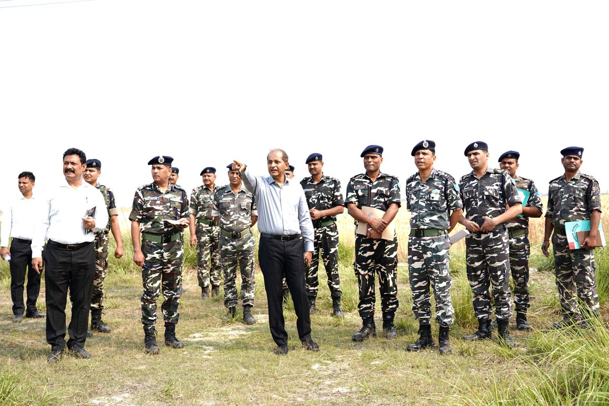@SSBFTRPATNA (@ssbpatna) on Twitter photo рдорд╣рд╛рдирд┐рджреЗрд╢рдХ <a href="/SSB_INDIA/">Sashastra Seema Bal</a> рд╢реНрд░реА рдЕрдореГрдд рдореЛрд╣рди рдкреНрд░рд╕рд╛рдж, IPS рдиреЗ рдЕрдкрдиреЗ рддреАрди рджрд┐рд╡рд╕реАрдп рдмрд┐рд╣рд╛рд░ рджреМрд░реЗ рдХреЗ рджреМрд░рд╛рди <a href="/ssbpatna/">@SSBFTRPATNA</a> рд╕реАрдорд╛рдВрдд рдореБрдЦреНрдпрд╛рд▓рдп рд╡ 40рд╡реАрдВ рд╡рд╛рд╣рд┐рдиреА рдХрд╛ рдирд┐рд░реАрдХреНрд╖рдг рдХрд░ рдкреНрд░рд╢рд╛рд╕рдирд┐рдХ рд╡ рдкреНрд░рдЪрд╛рд▓рдирд╛рддреНрдордХ рдЧрддрд┐рд╡рд┐рдзрд┐рдпреЛрдВ рдХреА рд╕рдореАрдХреНрд╖рд╛ рдХреА, рдЕрдзрд┐рдЧреНрд░рд╣реАрдд рднреВрдорд┐ рдХрд╛ рднреНрд░рдордг рдХрд┐рдпрд╛ рд╡ рдЕрдзрд┐рдХрд╛рд░рд┐рдпреЛрдВ рдХреЛ рдЖрд╡рд╢реНрдпрдХ рджрд┐рд╢рд╛-рдирд┐рд░реНрджреЗрд╢ рджрд┐рдПред рдорд╣рд╛рдирд┐рджреЗрд╢рдХ <a href="/SSB_INDIA/">Sashastra Seema Bal</a> рд╢реНрд░реА рдЕрдореГрдд рдореЛрд╣рди рдкреНрд░рд╕рд╛рдж, IPS рдиреЗ рдЕрдкрдиреЗ рддреАрди рджрд┐рд╡рд╕реАрдп рдмрд┐рд╣рд╛рд░ рджреМрд░реЗ рдХреЗ рджреМрд░рд╛рди <a href="/ssbpatna/">@SSBFTRPATNA</a> рд╕реАрдорд╛рдВрдд рдореБрдЦреНрдпрд╛рд▓рдп рд╡ 40рд╡реАрдВ рд╡рд╛рд╣рд┐рдиреА рдХрд╛ рдирд┐рд░реАрдХреНрд╖рдг рдХрд░ рдкреНрд░рд╢рд╛рд╕рдирд┐рдХ рд╡ рдкреНрд░рдЪрд╛рд▓рдирд╛рддреНрдордХ рдЧрддрд┐рд╡рд┐рдзрд┐рдпреЛрдВ рдХреА рд╕рдореАрдХреНрд╖рд╛ рдХреА, рдЕрдзрд┐рдЧреНрд░рд╣реАрдд рднреВрдорд┐ рдХрд╛ рднреНрд░рдордг рдХрд┐рдпрд╛ рд╡ рдЕрдзрд┐рдХрд╛рд░рд┐рдпреЛрдВ рдХреЛ рдЖрд╡рд╢реНрдпрдХ рджрд┐рд╢рд╛-рдирд┐рд░реНрджреЗрд╢ рджрд┐рдПред