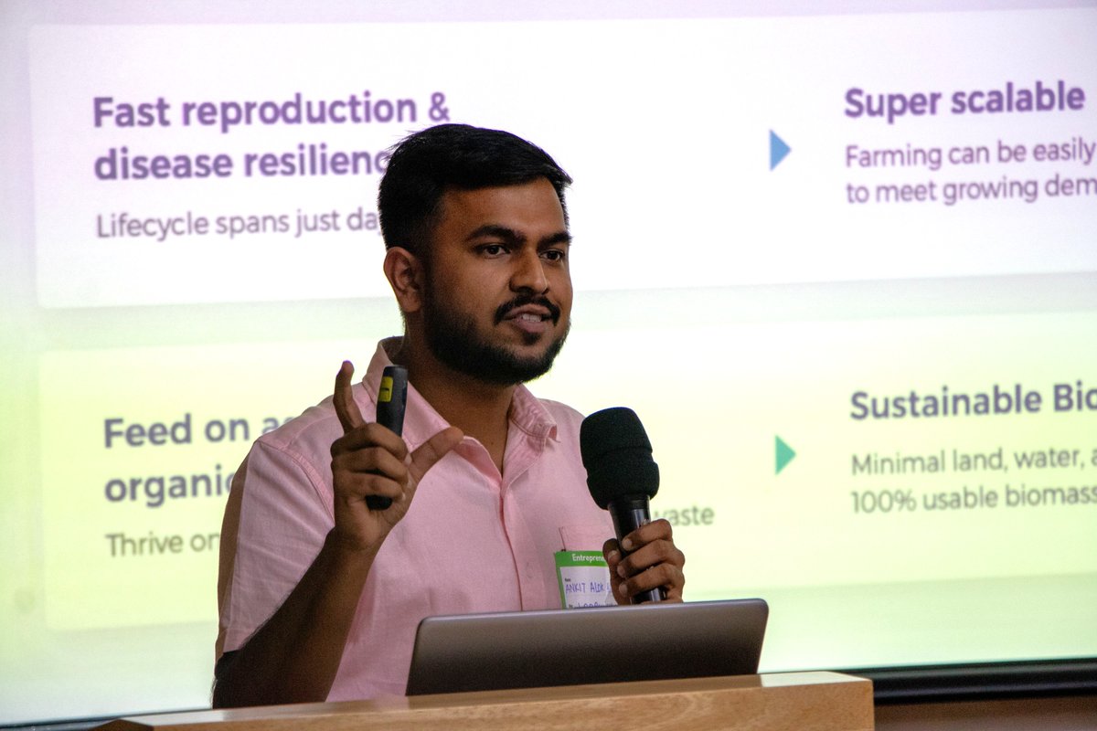 CCAMP_India's tweet image. 4 Diverse CCAMP startups @Loopworm1, @Fibroheal1, #NKureTherapeutics, and #SekkeiBio- across agritech, wound healing and drug discovery, respectively also pitched at the #BioWave, in front of a global investor panel!

Loopworm @ankit_aab: insect-based value-added solutions like