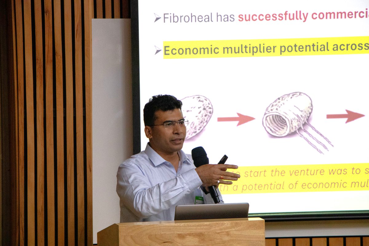 CCAMP_India's tweet image. 4 Diverse CCAMP startups @Loopworm1, @Fibroheal1, #NKureTherapeutics, and #SekkeiBio- across agritech, wound healing and drug discovery, respectively also pitched at the #BioWave, in front of a global investor panel!

Loopworm @ankit_aab: insect-based value-added solutions like