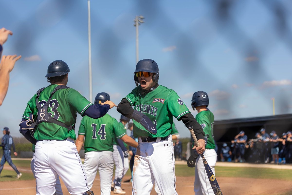 There are still plenty of softball and baseball games left in the spring season! Make sure to check out our athletic calendar, and we'll see you at the next game! 
hubs.ly/Q03gF2Lp0