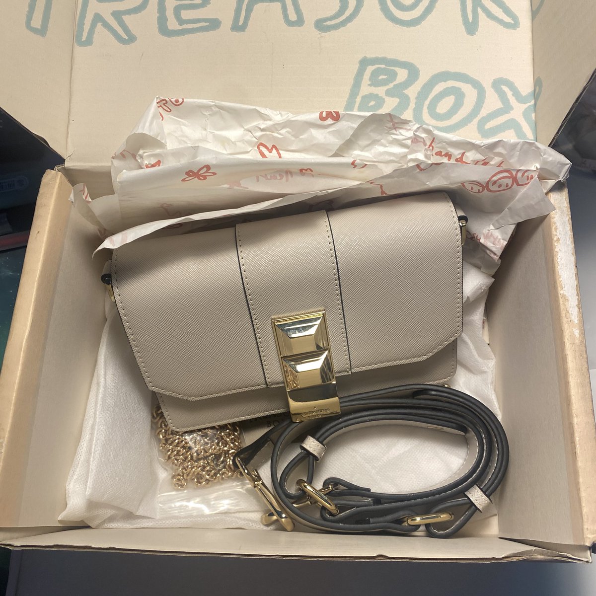 usercutest's tweet photo. ส่งต่อ atreasurebox ivory flat
สภาพ 90% ตัวกระเป๋าแทบไม่มีตำหนิ อุปกรณ์ครบ เคยใช้ไม่ถึง 10 รอบ

ส่งต่อที่ 1750 รวมส่ง (ต่อได้อีก) สนใจทักมาดูรูปเพิ่มเติมได้ค่าา 🤎
 #atreasurebox #ส่งต่อatreasurebox #ส่งต่อกระเป๋า https://t.co/i2oxNQEa4M