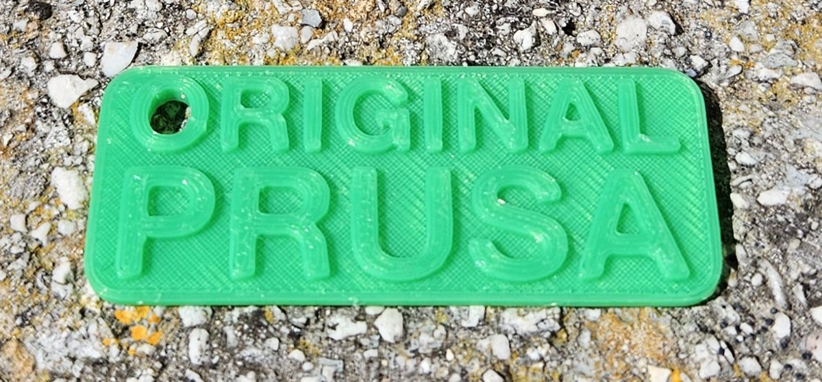 MaurusM_AI's tweet image. First print with the new #prusa core one, the keychain inside the usb pendrive from prusa.
Printed at max flowrate in about 9 minute using @Fillamentum extrafill luminous green pla🔝
The first layer...OMG🥰
@josefprusa @Prusa3D #3DPRINT #prusaslicer #3dprinting
