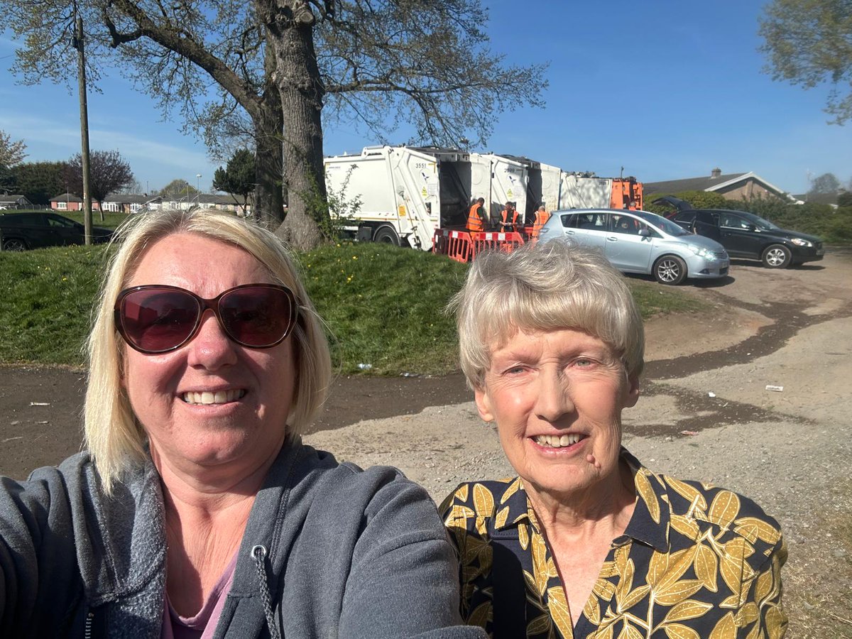 Cllr Marje Bridle (@cllr_bridle) on Twitter photo Nice & orderly today are our <a href="/BhamCityCouncil/">Bham City Council</a> 'tip truck' - wonderful helpful crew - big thanks! Nice & orderly today are our <a href="/BhamCityCouncil/">Bham City Council</a> 'tip truck' - wonderful helpful crew - big thanks!
