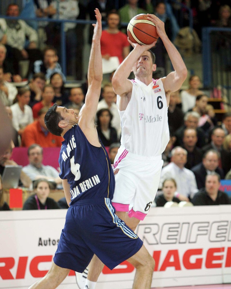 albaberlin's tweet photo. Alles Gute zum 30. Jubiläum, @TelekomBaskets! 💛🤝🩷

Jede Menge packende Duelle, sportliche Rivalität und Spieler, die für beiden Seiten gespielt haben: Mit kaum einem anderen Team teilen wir so viel gemeinsame Historie wie mit den Bonnern.

Auf die nächsten 30 Jahre! 🙌 https://t.co/WAfSvumAtf