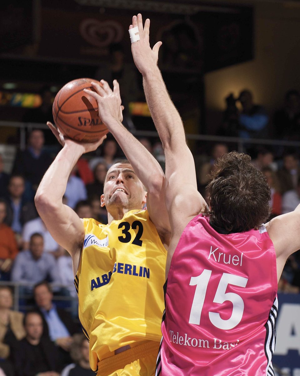 albaberlin's tweet photo. Alles Gute zum 30. Jubiläum, @TelekomBaskets! 💛🤝🩷

Jede Menge packende Duelle, sportliche Rivalität und Spieler, die für beiden Seiten gespielt haben: Mit kaum einem anderen Team teilen wir so viel gemeinsame Historie wie mit den Bonnern.

Auf die nächsten 30 Jahre! 🙌 https://t.co/WAfSvumAtf