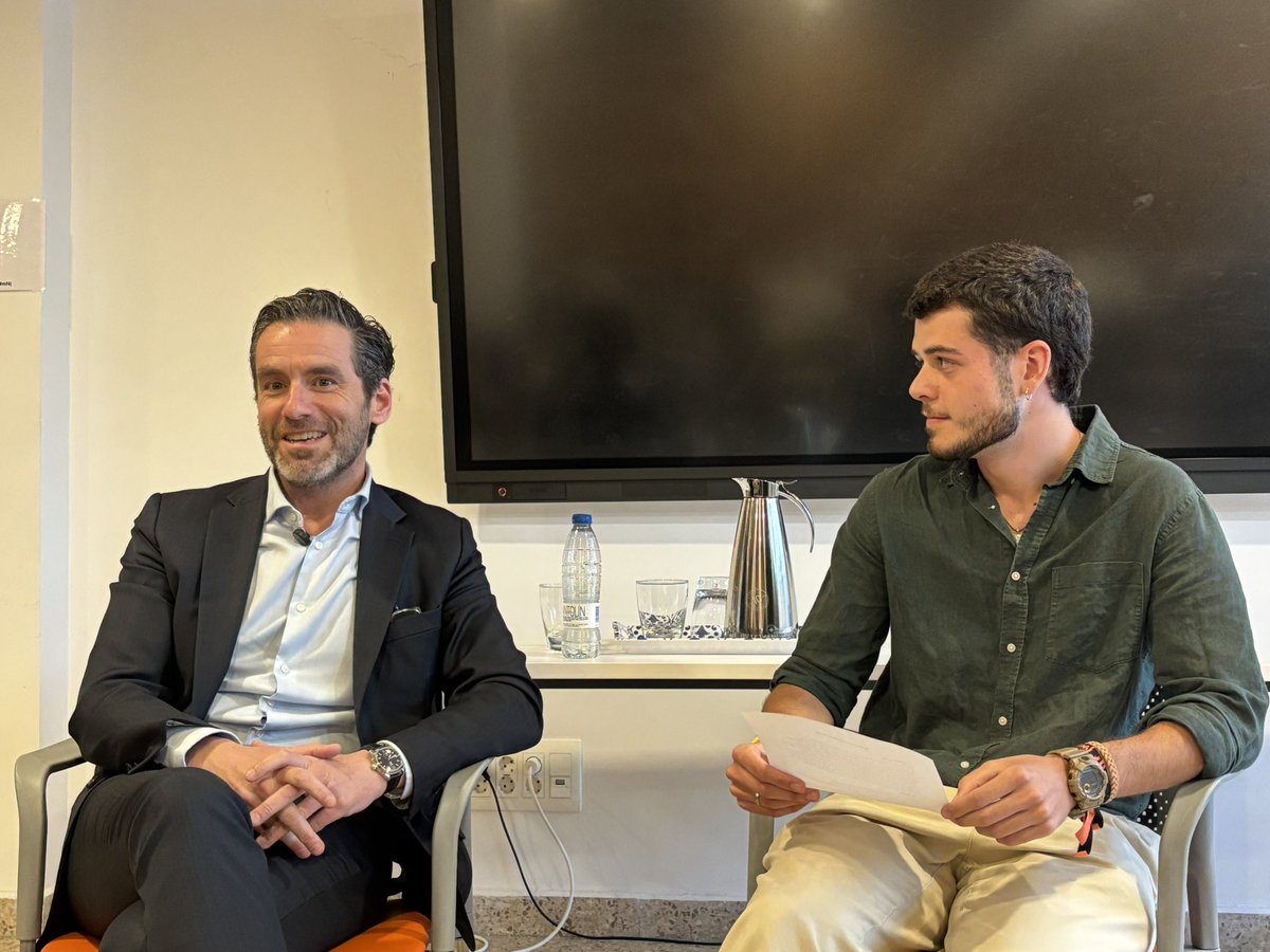 AULA DE POLÍTICA
Ayer recibimos la visita de Borja Sémper, Vicesecretario de Cultura y Portavoz del PP. Diputado por Madrid en el Congreso de los Diputados, quien nos ofreció una interesante charla sobre política.

#auladepolitica #actividadescmuisabel