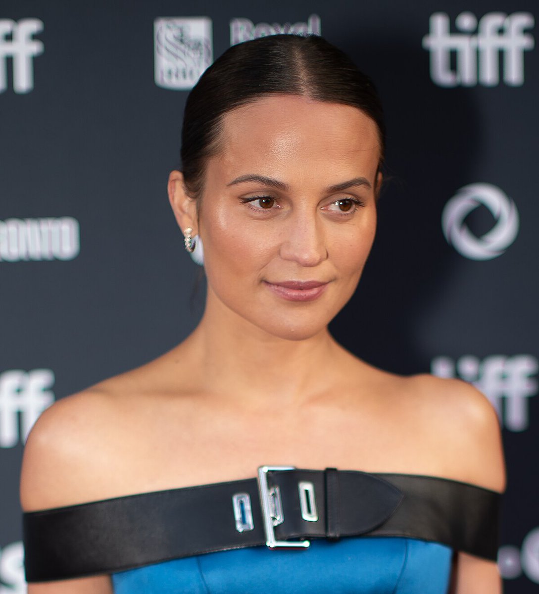 VikanderLove's tweet photo. Celebrating the talent and grace of Swedish actress Alicia Vikander! 🌟 Dive into her captivating performances and inspiring journey in Hollywood. Let's continue supporting and admiring her incredible artistry. #AliciaVikander #Vikander #Hollywood https://t.co/b7po3AJdXV