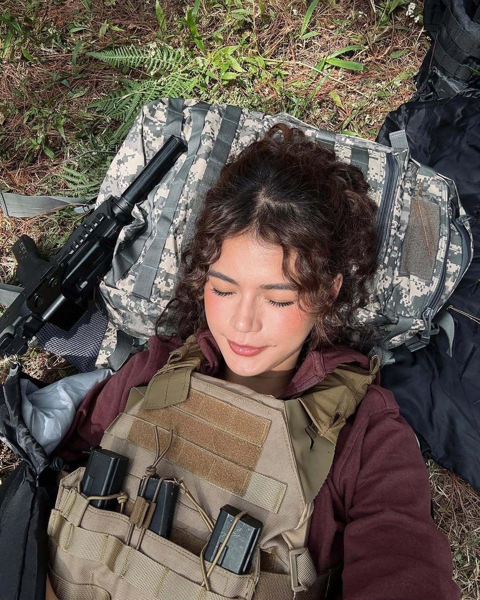 Aktres na si Maris Racal, nag-post sa Instagram ng ilang snaps mula sa shooting ng action series na 'Incognito.'

(Instagram/mariesteller)