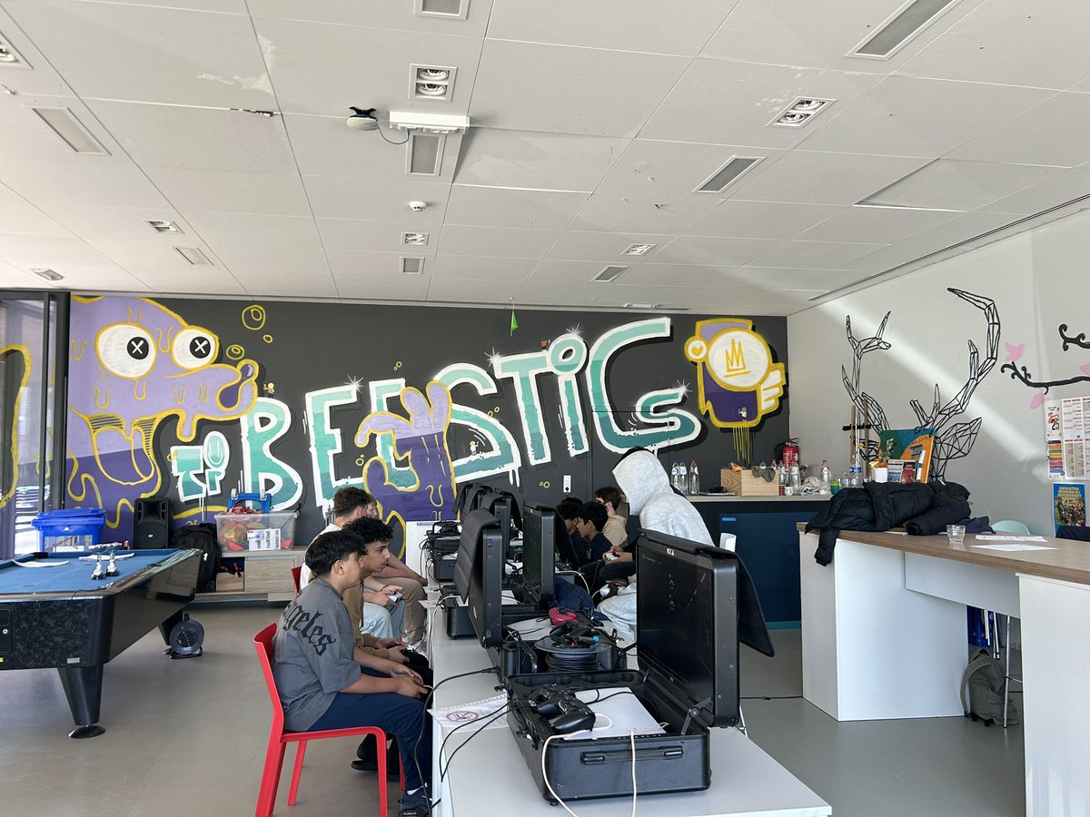 Vandaag organiseren wij een FC 25 toernooi voor de jongeren in Wervik net bij de grens van Frankrijk #fc25 #eafc #fc25 #poga #wervik #playstation5 #vakantie #belgie 🇧🇪