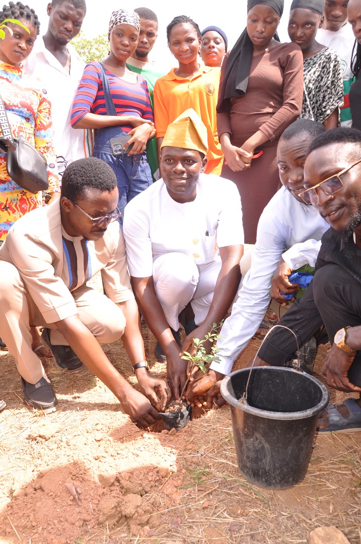 EcoSusNet1's tweet photo. Earlier this week, Ecosystem Sustainability Network partnered with NACABS Polytechnic Akwanga, Nasarawa, to create climate action awareness and plant trees in the Polytechnic environment.
We are intentional about people, planet, and prosperity!
Join the #ClimateAction movement 💪 https://t.co/lkTJYApdfc