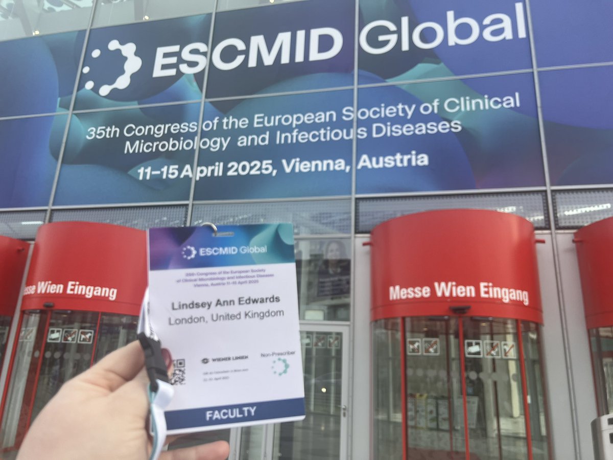 Exciting start at education Friday @  #ESCMIDGlobal and later #AMR Science-Policy Forum 💪🏻 much work to do to tackle AMR Global Health crisis! - inspiring to see so many scientists &amp; healthcare professionals rolling up their sleeves to address AMR!