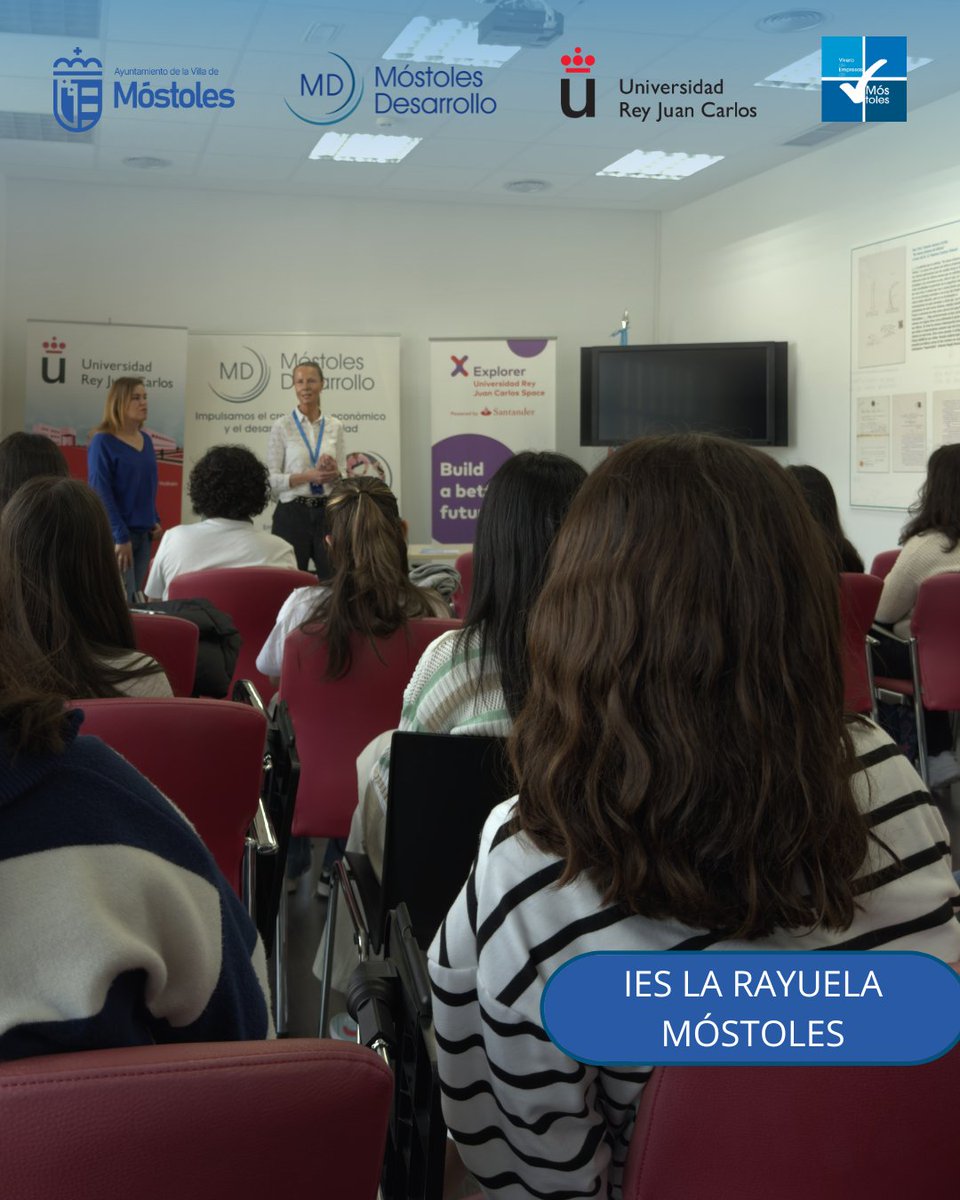 Ayer recibimos a los alumnos de 3º de la ESO del IES La Rayuela en el Vivero de Empresas de Móstoles. 

Conocieron nuestras instalaciones y los servicios para emprendedores. 
Además, participaron en una sesión de Sky Trainers sobre formación aeronáutica.
 
¡Un placer! ✈️