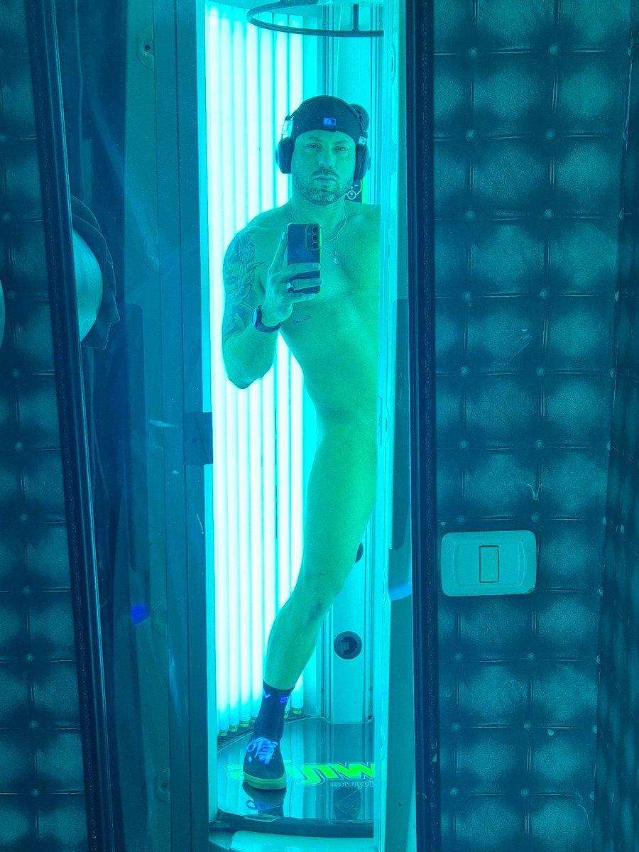 ADaccas's tweet image. tan my PUSSY