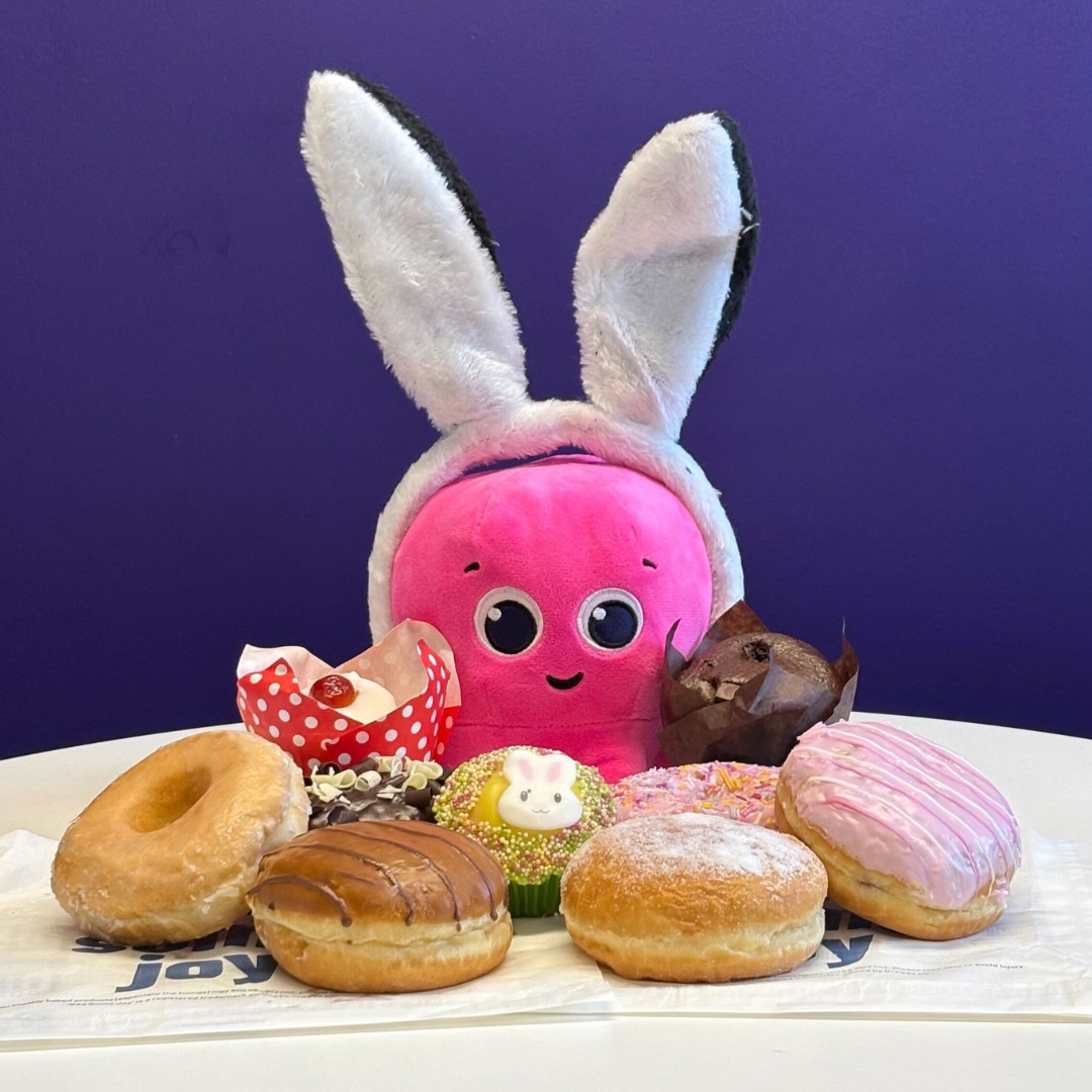 OctopusEnergy's tweet photo. Octoplus members, your sweet tooth is calling! Claim 1 FREE @GreggsOfficial sweet treat in our app now - because life’s too short to say no to doughnuts 🍩

Show your Octoplus QR code in-store before 21st April to grab yours (take away only) https://t.co/RKxleTdfLc