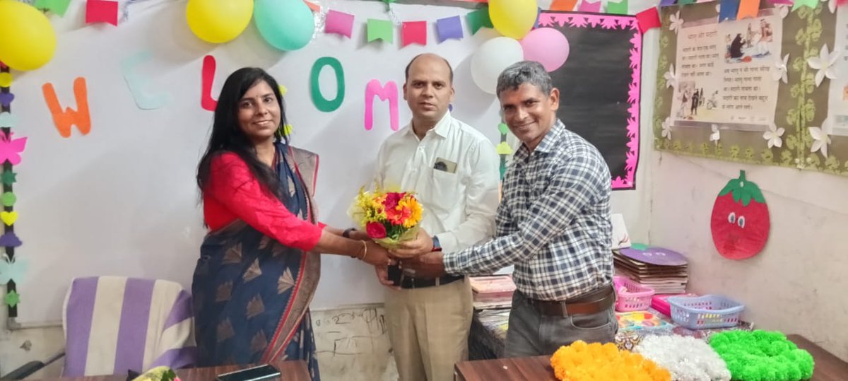 VithicaS's tweet photo. Thank you very much Virbac foundation for donating Desk-benches to my lovely School.
Thanks from our staff and department for your concern for Child Education 🙏😊💐
@basicshiksha_up 
@Bsa_Prayagraj 
@DM_PRAYAGRAJ https://t.co/QBh3Mwx8Kv