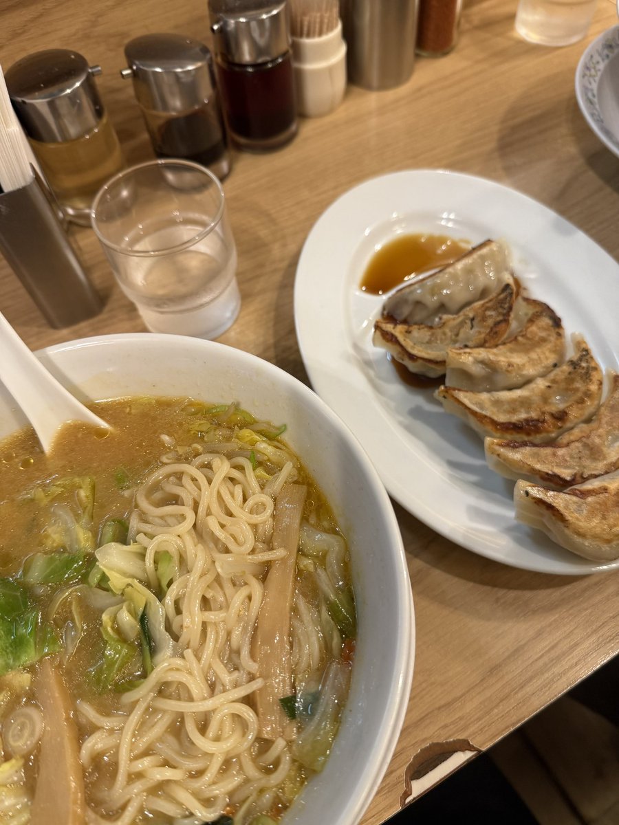 landed in japan! 3 of us ate ramen and gyoza in this tiny hole in the wall that only sat 10ish people for 3500 yen total! like $25