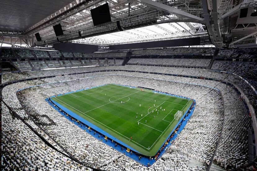 🗓️ El miércoles contra el Arsenal, el Santiago Bernabéu tiene que vestirse de blanco.

Todo el estadio entero, todos de blanco.

¡A por ellos! 💪⚔️🤍

RT 🔄 para difundir

#HalaMadrid #TodosDeBlanco