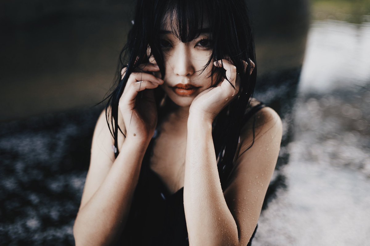 花筏
桜の花も
川となり
流れてゆけば
春に溶けゆく

_