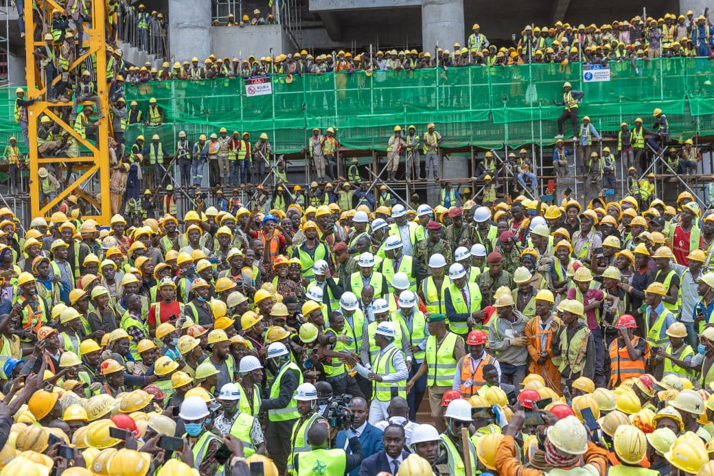 OleItumbi's tweet photo. KAZI BILA BREAK ( KBB)

MID-TERM REVIEW - THE PLAN - TALANTA STADIUM INSPECTION

President @WilliamsRuto inspects the construction of Talanta Stadium.

The last time Kenya built a large and modern stadium was in 1987.

Talanta Stadium is on course for completion.

While at it, thousands of jobs have been created.