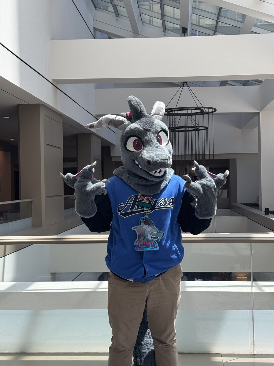 abyss_atlas's tweet image. #FursuitFriday Happy Fursuit Friday everyone! Glad to spend my first at #TFF! Feel free to say hey if you’re here!