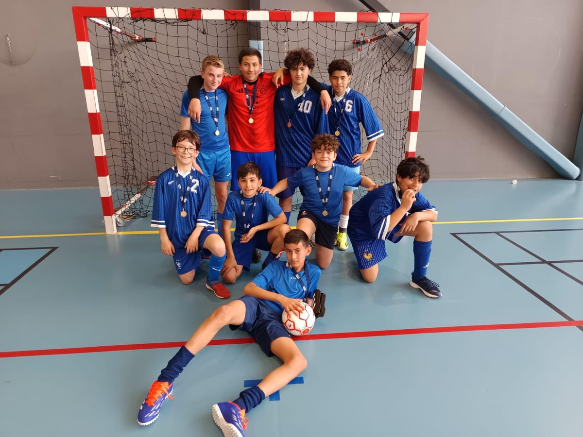 JulesPortet's tweet photo. Bravo à notre équipe de futsal Benjamins, championne départementale cette semaine ! Et à leur enseignant/coach Mr Delvalle ! Place à la finale académique en mai à Tarbes ! https://t.co/QPDxvhZdU6