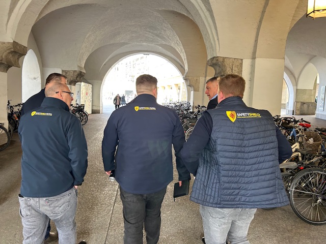 safety_shield's tweet photo. We had a great few days out at Bauma 2025 this week!
So much networking and so many relationships being built 💪
It was a pleasure to meet so many of you ready to join our site safety journey!

#besafebeshielded #Bauma2025 https://t.co/SRgJsvChQN
