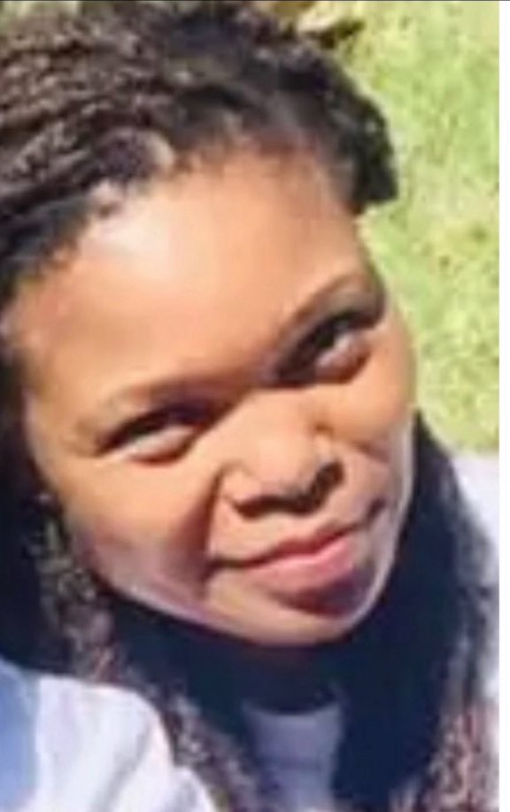 LungileWZ's tweet photo. @PumezaSoprano My ex partner, Pumeza Matshikiza, has hired Rasuli Shuaib from Berlin’s mafia to come after my family and me. Threats of kidnapping my daughter and having me killed are just part of it. Apparently, this is all perfectly acceptable behaviour to Pumeza 🤢🤢 https://t.co/ajQ4hbs6rU