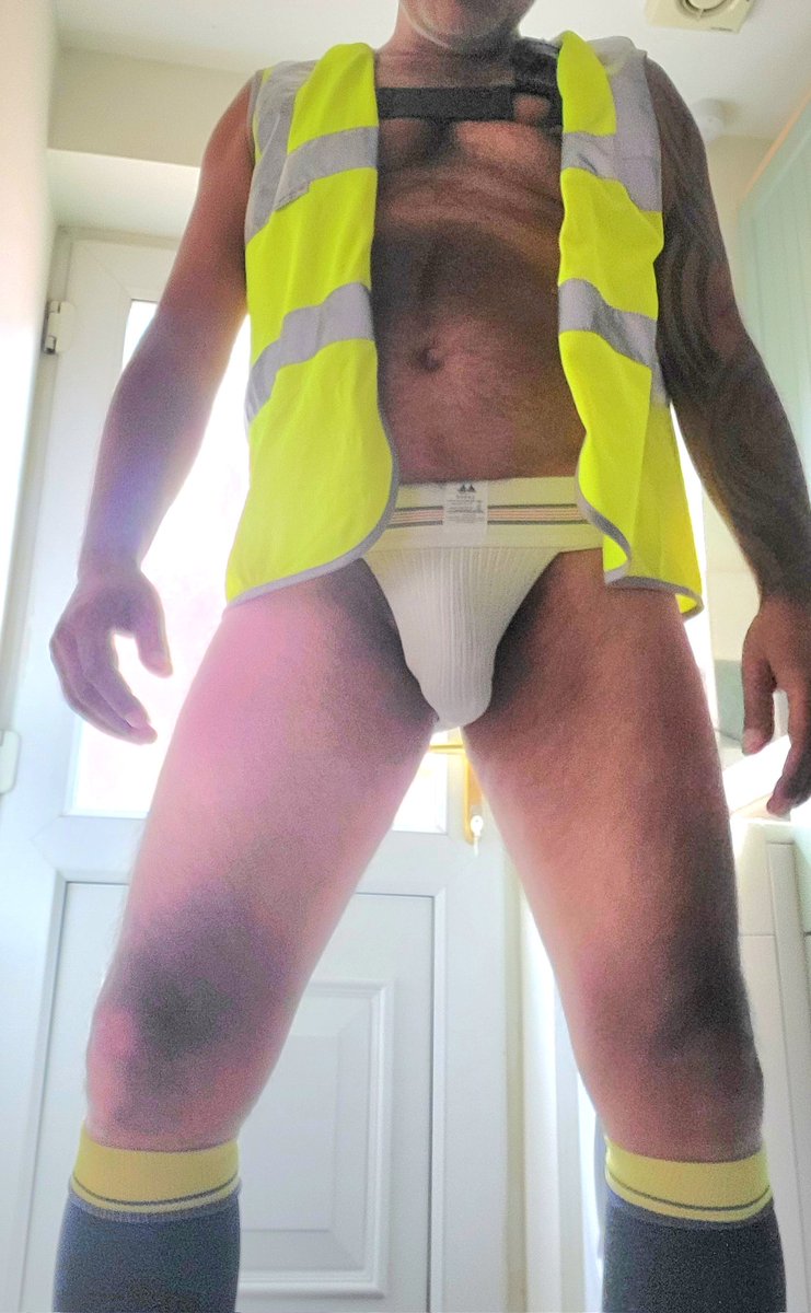 JaviSmokerPig's tweet photo. SmokerPIG ... 🚬🐷  Oink ! ... this sun's got PIG feelin naughty again ... nice day for a walk in the woods, wearin my Jock &amp; Boots only 😜  .... 🍆🐽👅 #SmokerPIG #AlphaPIG #TradiePIG #UKLads #jockon #bootson #outdoorfun #cumfilmme #Oink https://t.co/BUj4MVPVj3