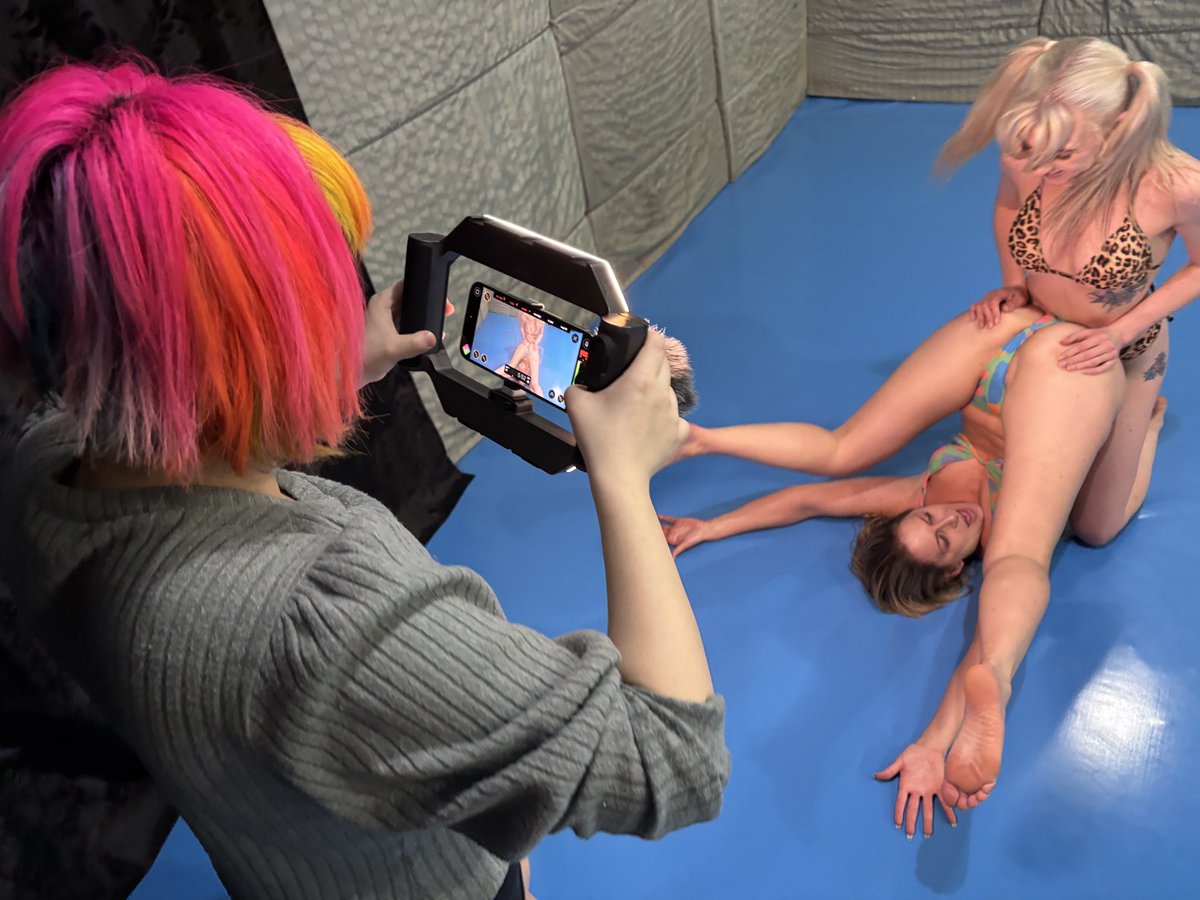 Lux Gray (@luxgraycamgirl) on Twitter photo Secret: I may enjoy filming more than performing :p <a href="/X_BlondeGabie_X/">Blonde Gabie 💕</a> <a href="/SinthiaBee/">Sinthia Bee</a> <a href="/hanzvanderkill/">Hanz VanDerKill</a> Secret: I may enjoy filming more than performing :p <a href="/X_BlondeGabie_X/">Blonde Gabie 💕</a> <a href="/SinthiaBee/">Sinthia Bee</a> <a href="/hanzvanderkill/">Hanz VanDerKill</a>
