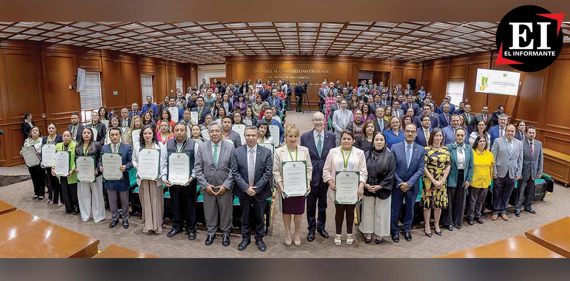 ElInformanteMX's tweet image. Entrega #rector @CarlosE_BDiaz #reconocimientos al #PersonalAdministrativo de la @UAEM_MX

Reconoció la #dedicación, #constancia y #compromiso de su #ComunidadAdministrativa con las #FuncionesSustantivas y #adjetivas.
Tags: @sintesisuaemex @Editor_UAEMex
elinformante.mx/?p=80750
