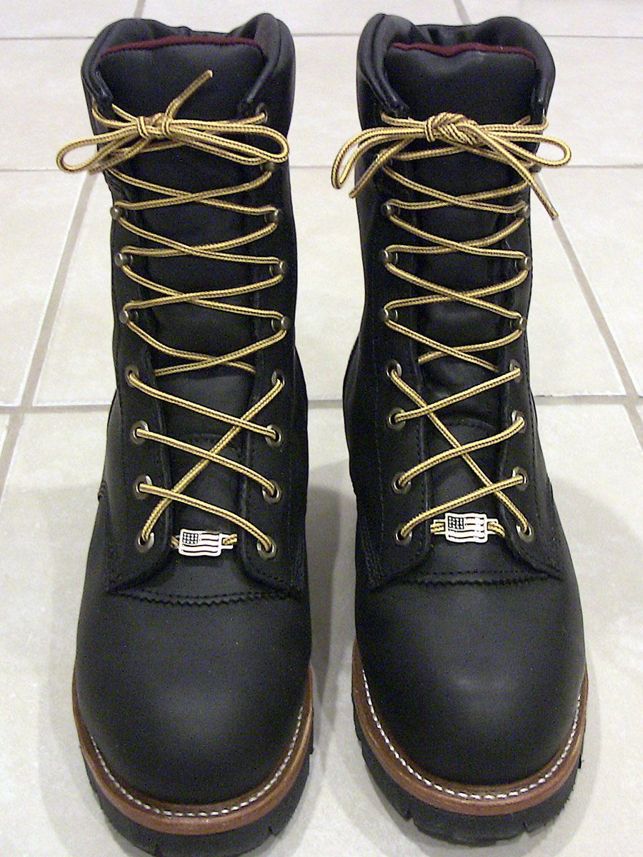 profshoelace's tweet photo. Today's shoe lacing photo was contributed by Rick S. in Jul-2017. Black & tan Chippewa Super Loggers laced with yellow & brown “Lightning” + “Lug Criss Cross” Lacing.
#black #tan #chippewa #superlogger #boots #yellow #brown #lightninglacing #lugcrisscrosslacing #crisscross https://t.co/MZ4YWZFX8R