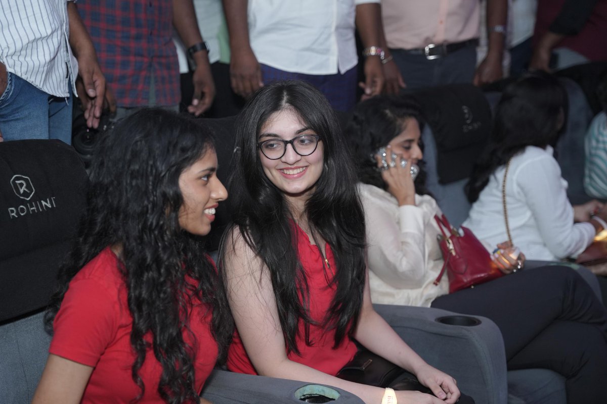 A star-studded First Day First Show celebration at #FansFortRohini for the grand #GBUFDFS – where cinema meets pure fan madness! 🌟🎬🔥

#Shalini #AnoushkaAjithKumar #GBU <a href="/Kavin_m_0431/">Kavin</a> <a href="/Adhikravi/">Adhik Ravichandran</a> <a href="/iam_arjundas/">Arjun Das</a> #RedinKingSley

PC : <a href="/jefferyjoshua/">Jeffery</a>