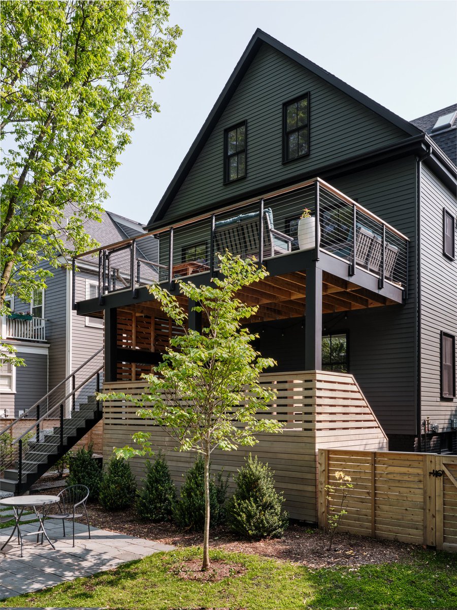 mwmoedinger's tweet image. Let&apos;s talk design...modern design!

Many people are afraid of &quot;modern&quot; bc they think it&apos;s cold, lacks personality, isn&apos;t creative, etc.

But they&apos;re missing out, and also misunderstanding what &quot;modern&quot; really means!

Let&apos;s look at some examples (all from my own projects) 👇👇