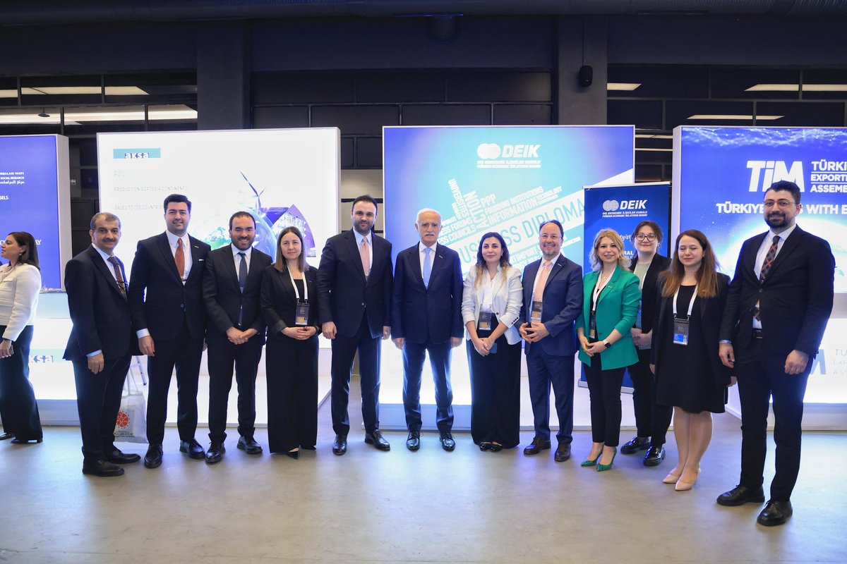 Ülke liderleri, bakanlar ve iş dünyası temsilcileri ile ikili görüşmeler, <a href="/deikiletisim/">Dış Ekonomik İlişkiler Kurulu - DEİK</a> panellerimiz ve #TicariDiplomasi faaliyetlerimizi gerçekleştirmek üzere küresel diplomasinin nabzının attığı Antalya Diplomasi Forumu'ndayız.

#ADF2025
#MEET4DIPLOMACY
#İşimizTicariDiplomasi
