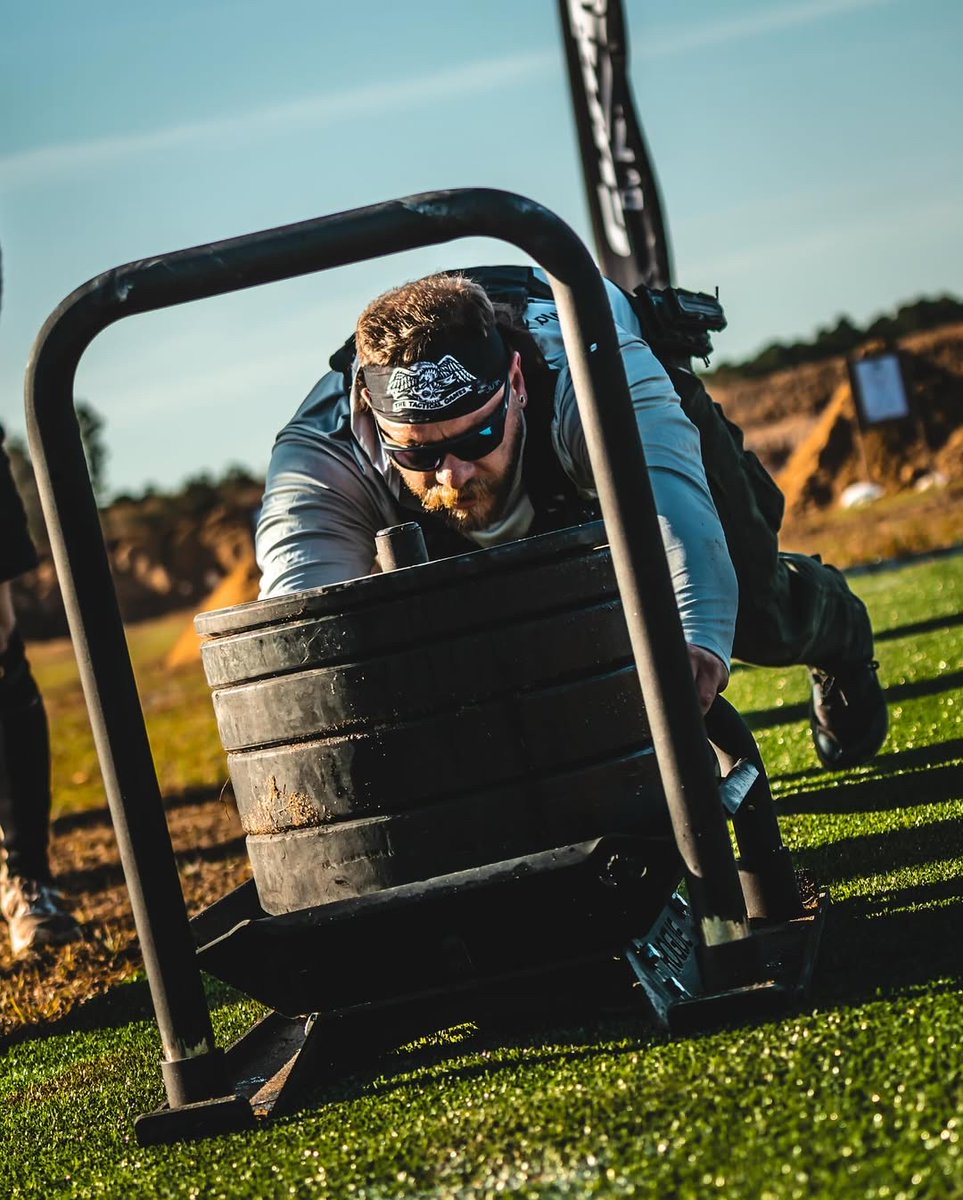 Dollamur's tweet photo. That’s our turf!! 🌱🌱🌱

GymTurf by DOLLAMUR has been getting utilized by our friends over at the Tactical Games. 

Competitors have to push and pull weighted sleds across the turf to advance to the next part of the stage. 🙌 https://t.co/jWr8b7nVxR