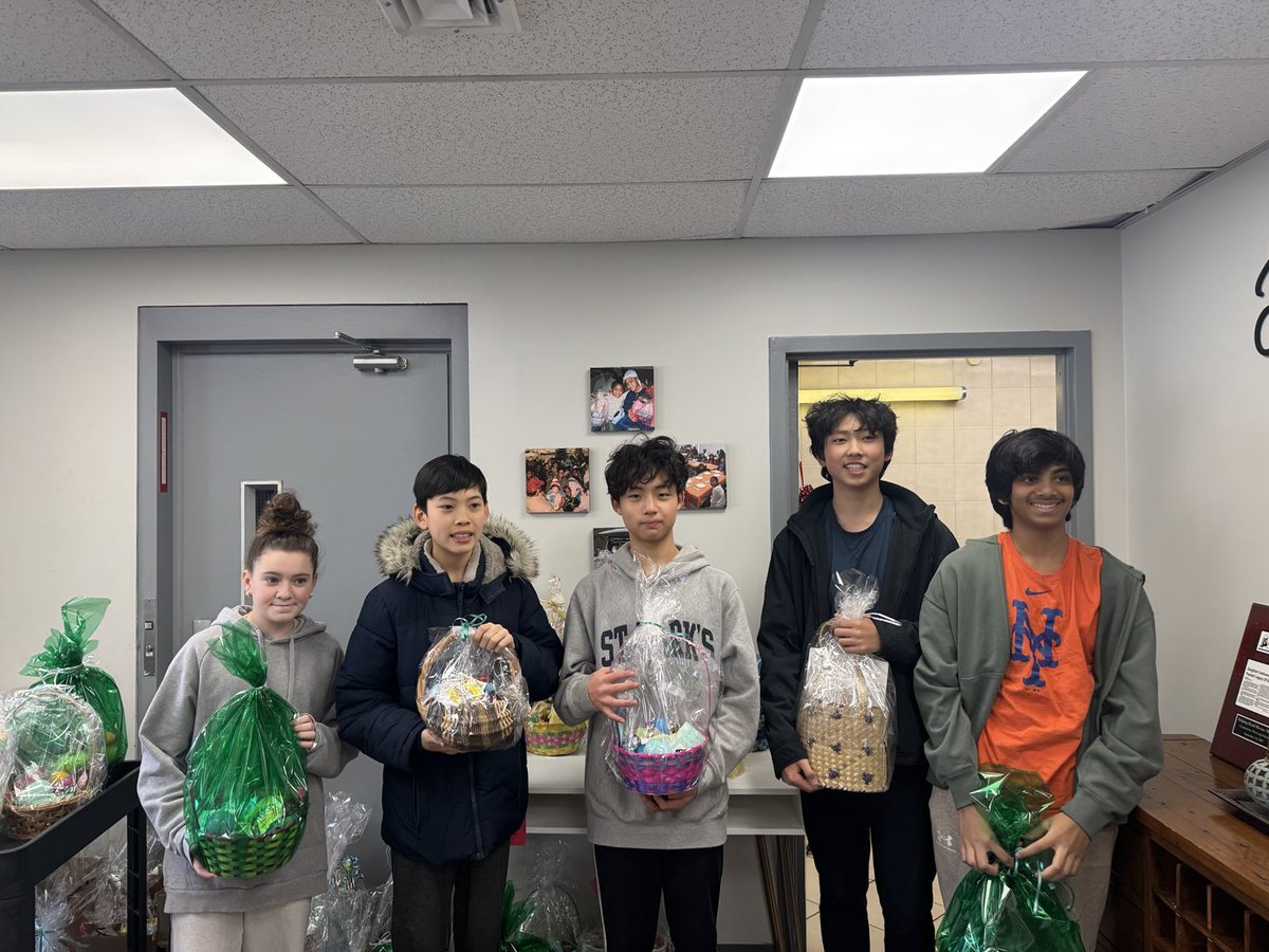 ⁦<a href="/LIS4Gifted/">LIS4Gifted</a>⁩ filled with PRIDE as students spread joy to ⁦Huntington ⁦<a href="/hhrm/">Helping Hand Rescue Mission</a>⁩