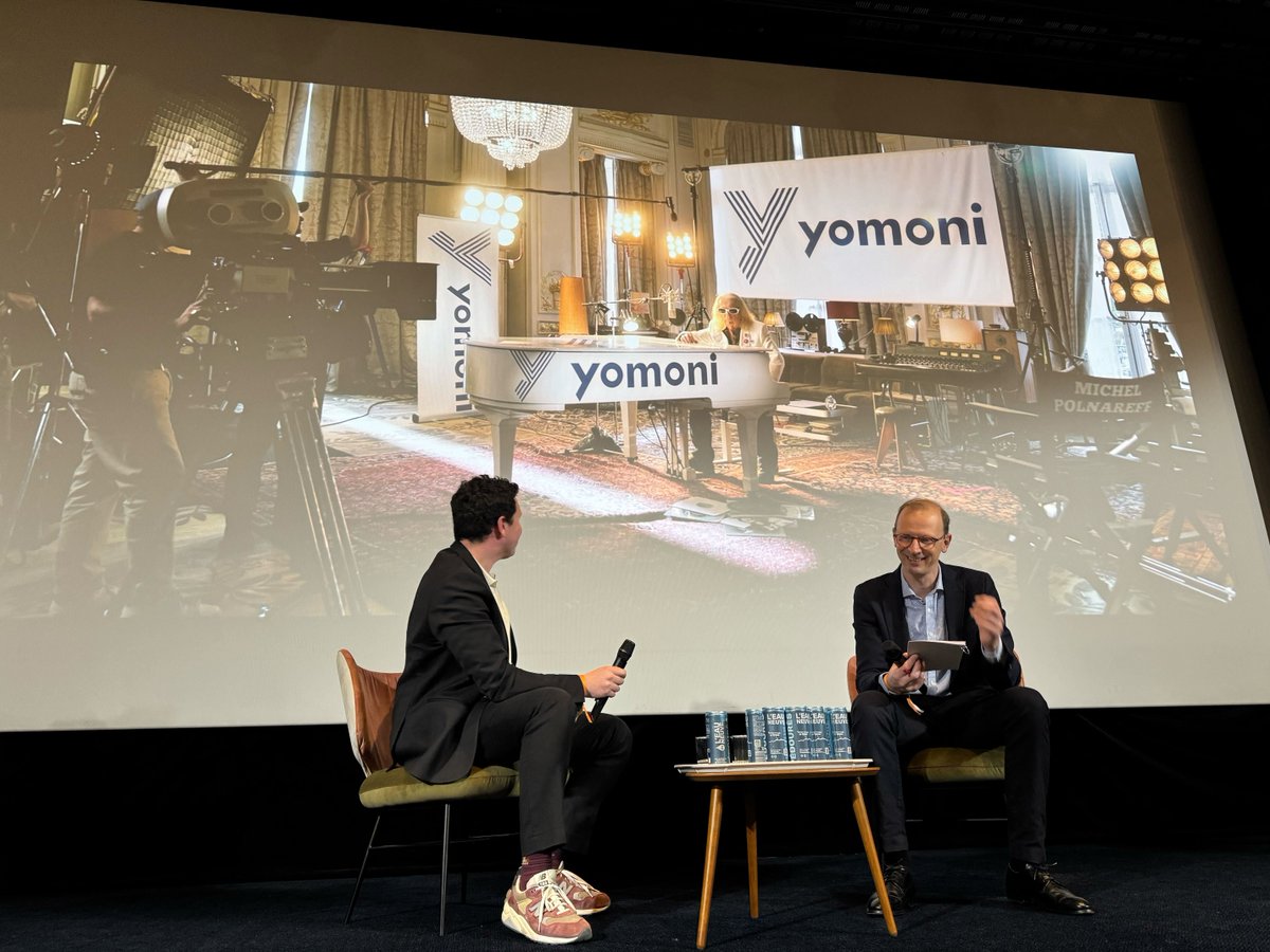 yomoni_fr's tweet photo. Yomoni présent à la conférence Stratégies "Les Dircoms Nouvelle Génération" 🎙️

Nous étions fiers de participer à cet événement exceptionnel organisé par Stratégies chez France Télévisions, où notre Directeur Communication Tom Demaison a pu échanger avec ses homologues de grandes entreprises comme Nestlé, PMU, Tinder ou encore Decathlon France ✨

Cette conférence a mis en lumière les nouvelles approches qui façonnent la communication d'aujourd'hui : sortir des codes traditionnels, privilégier l'expertise accessible et la simplicité pour toucher efficacement ses publics 💡

Un moment d'échange privilégié qui confirme notre vision chez Yomoni : la finance moderne nécessite une communication claire et transparente, loin du jargon traditionnel du secteur 💬