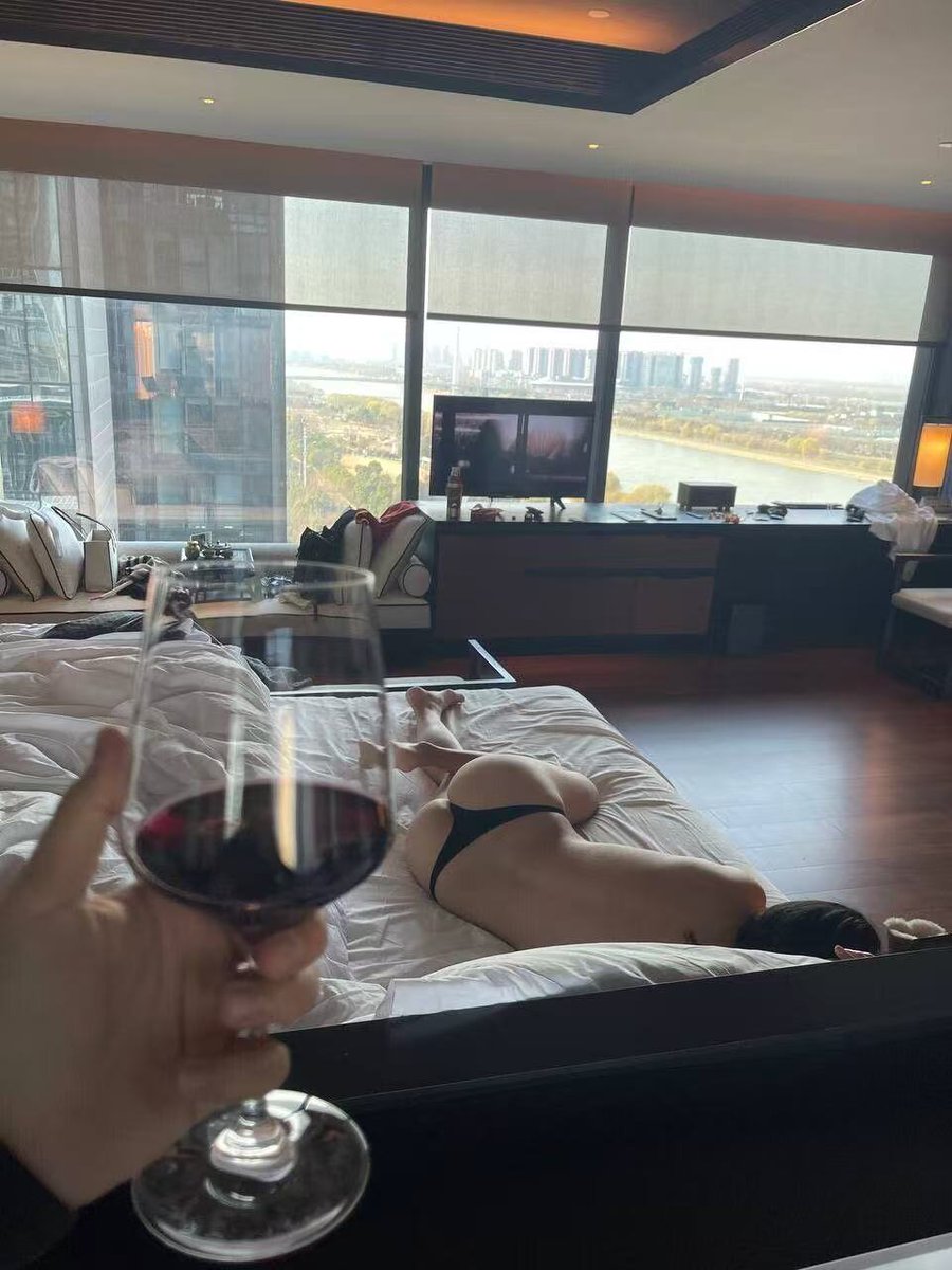 gm, elegance never goes out of style