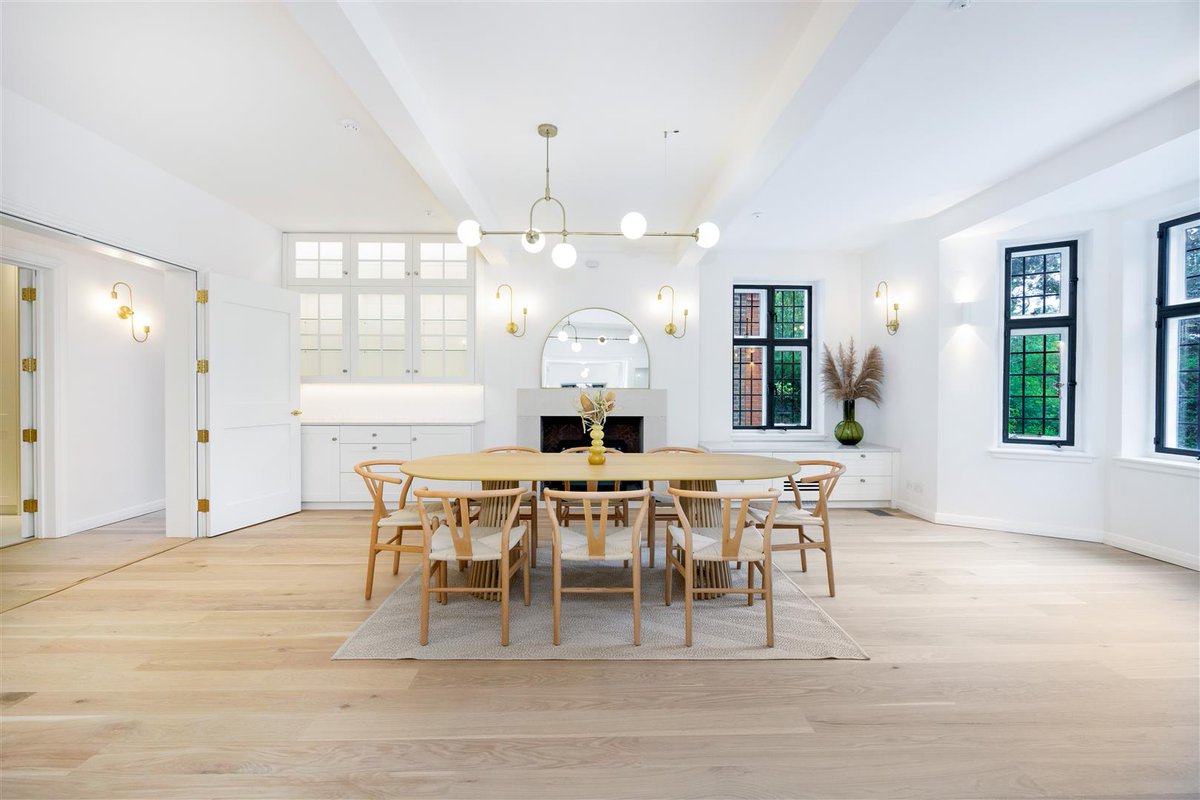 glentree_estate's tweet image. For those who will not compromise, this stunning sanctuary is the absolute pinnacle of healthy living in London.

📍 Constable Close, NW11
🛌 7 bedrooms⁠
💷 Asking price of £9,950,000
☎️ 020 8458 7311

#LuxuryLondon #LondonProperty #Glentree