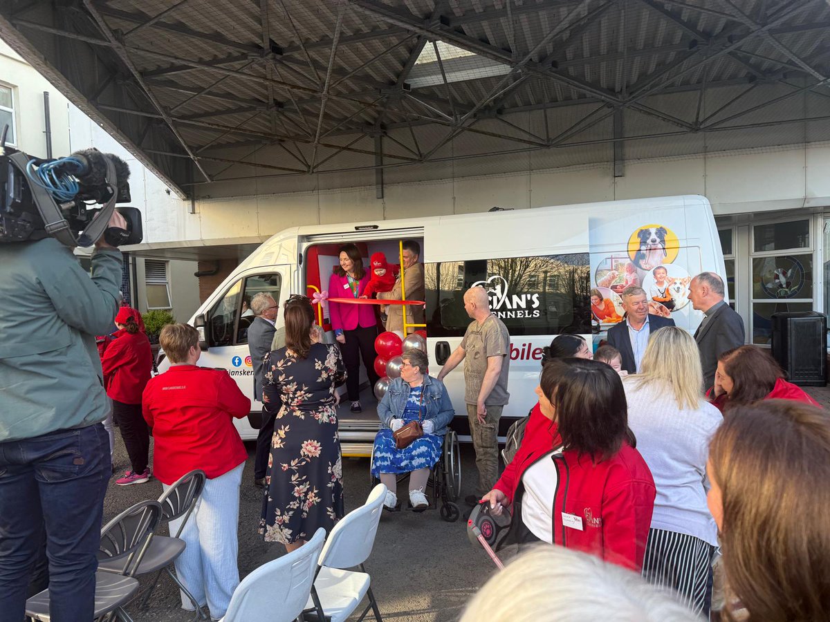 ICS_Furniture's tweet photo. 🐶💕Today we attended the official opening of Ireland's first mobile pet therapy service in Mullingar Regional Hospital. This will allow children and teenagers staying at the hospital to interact with trained and certified therapy dogs.We wish @CiansKennels the very best. https://t.co/hCxmyn4faZ