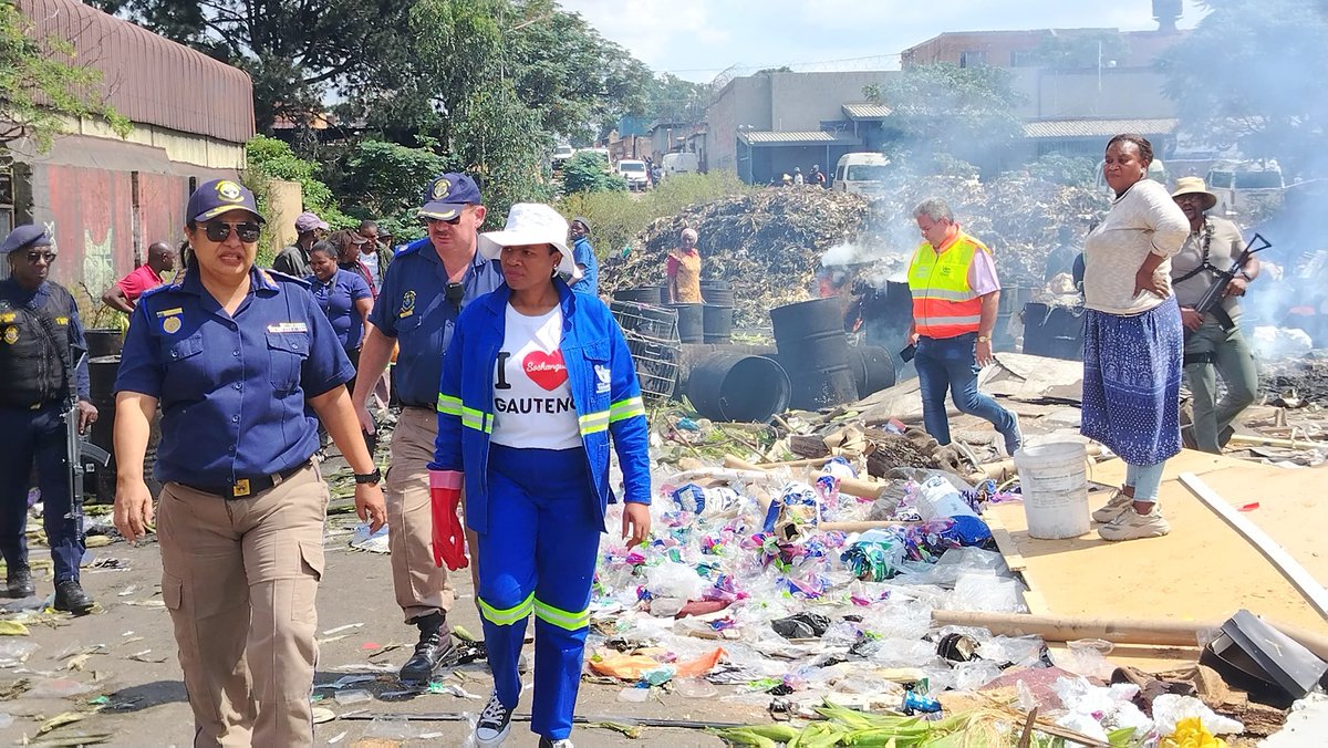 nasiphim's tweet photo. We held a successful clean-up operation in Marabastad today. We made a difference in the areas we were able to cover. Our clean-up operation will continue through out the weekend. The amount of lawlessness in this city must be dealt with decisively. #ReASpana @CityTshwane https://t.co/KRcH2pBzEZ