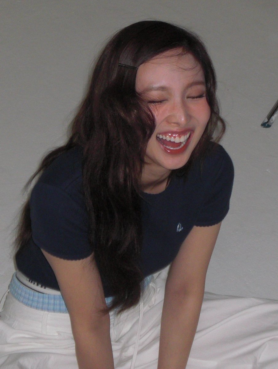 imnayeonarchive's tweet photo. 🥹🤍 https://t.co/JHUfuK17BJ