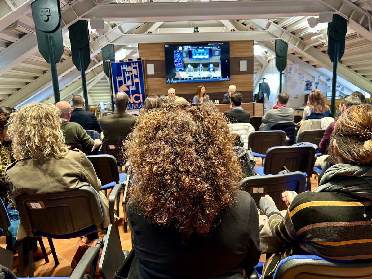 AnciLiguria's tweet photo. 🎯#LGNET3: a Genova al via il centro diurno ‘One stop shop’ e l’Unità mobile per la presa in carico integrata dei migranti.
I dettagli nella notizia
👉https://t.co/fYBNdDVG5I https://t.co/dWkx6tnV3t