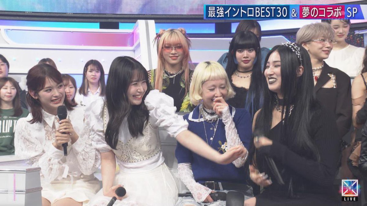 emu_pon's tweet photo. MOMOKA「デビューしたME:Iともまたいつか同じステージに立ちたい、待ってて」
からMステで再会するストーリー、エモすぎて滝涙
#HANA #ME_I
#Mステ https://t.co/YvV4OgzCsE