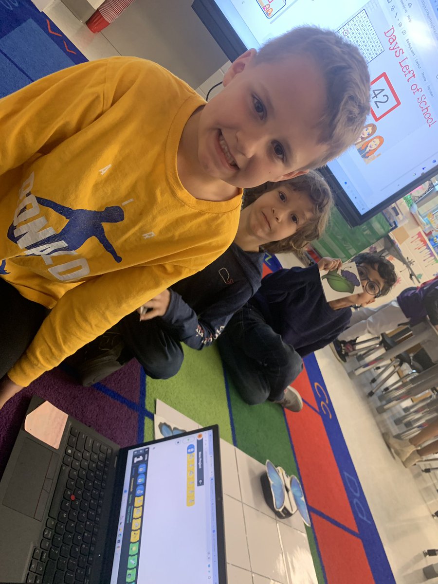 RR_Kindergarten's tweet photo. Kinder Coders to the rescue! Using our 5cs to demonstrate our knowledge of the life cycle of a butterfly by coding our iRobot! We love coding in Kinder ❤️ @TimSparbanie #teamthompson https://t.co/UhStTeGbaa