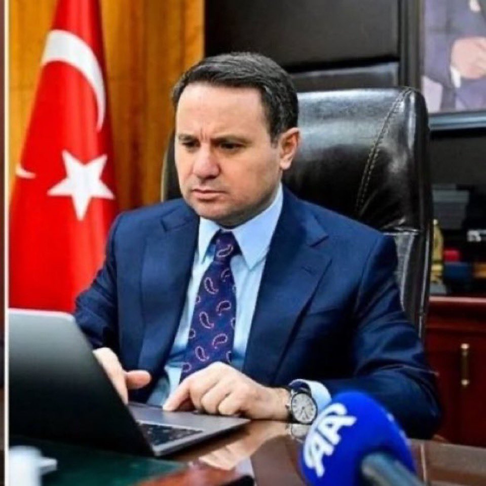 • Tarih, cesurları yazar 🔥 

  Akın Gürlek Adamdır 🇹🇷