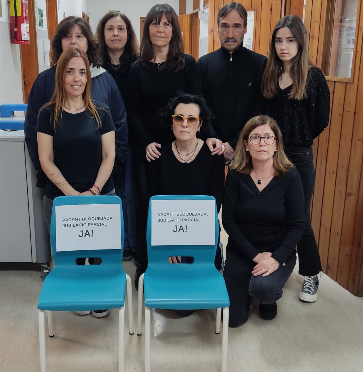 josepalonsoclot's tweet photo. La Jubilació Parcial no és un privilegi. És un dret dels docents i una necessitat dels claustres.
Vacant bloquejada!
Jubilació Parcial ja!
#parcialconcertada 
@educaciocat 
@eniubo 
@xavierguell https://t.co/tO6DnTlnO1
